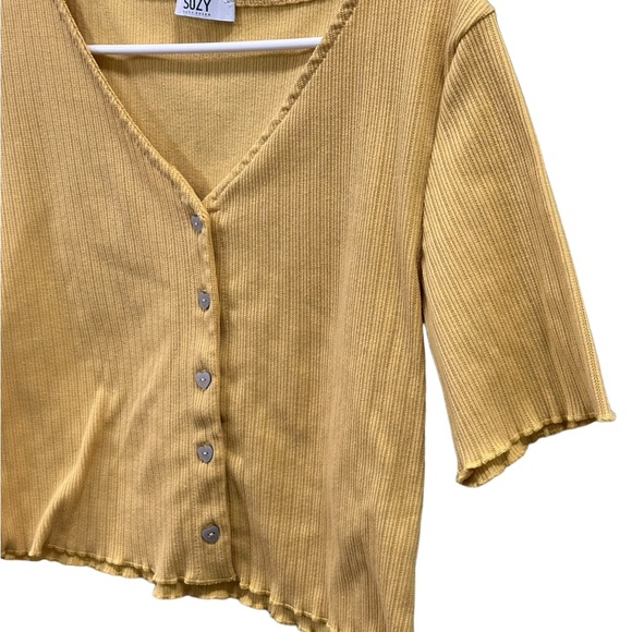 💚Suzy Shier cropped heart button Top <3 - Picture 5 of 6